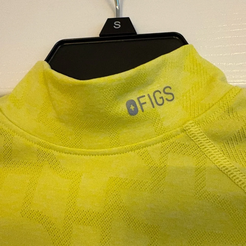 FIGS Seamless Long Sleeve - Picture 3 of 6